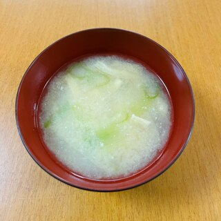 大根と油揚げとネギのお味噌汁